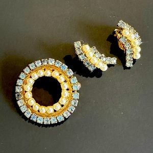 Vintage 1950 brooch with clip earrings Set